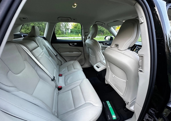 Volvo XC 60 cena 126500 przebieg: 144167, rok produkcji 2018 z Leśnica małe 191